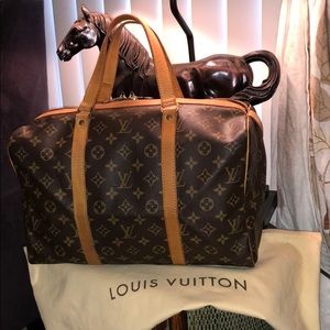 ❤️SOLD❤️Louis Vuitton Sac Souple